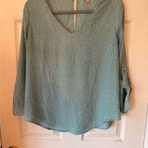 Lily White Green Cuffed Sleeve Relaxed Blouse